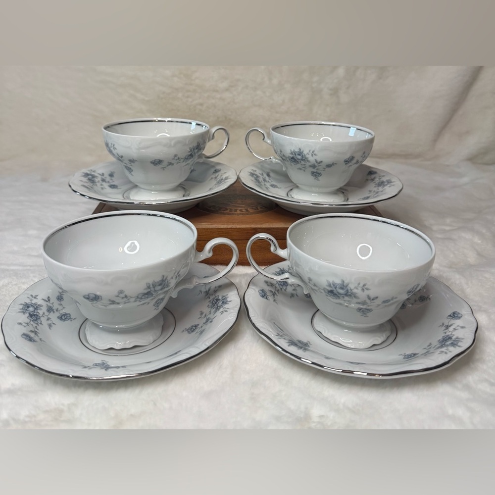 Johann Haviland Bavaria Germany Blue Garland Footed Teacups & Saucers, set of 8 - Picture 2 of 12